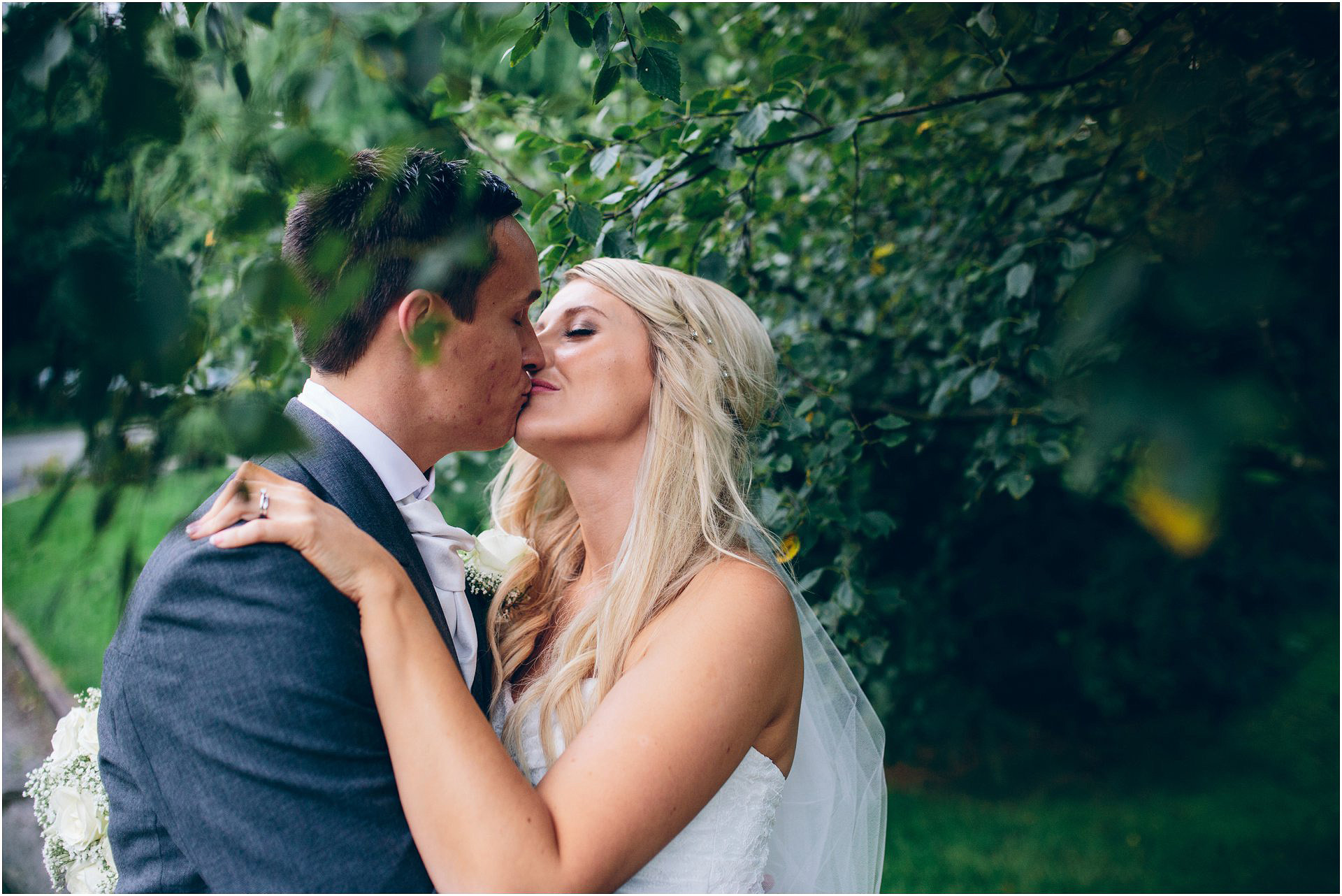 rivington-barn-wedding-photography-ra_0005
